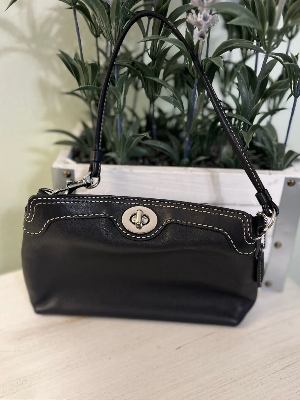 Coach Black Leather Turnlock Wristlet Y2K